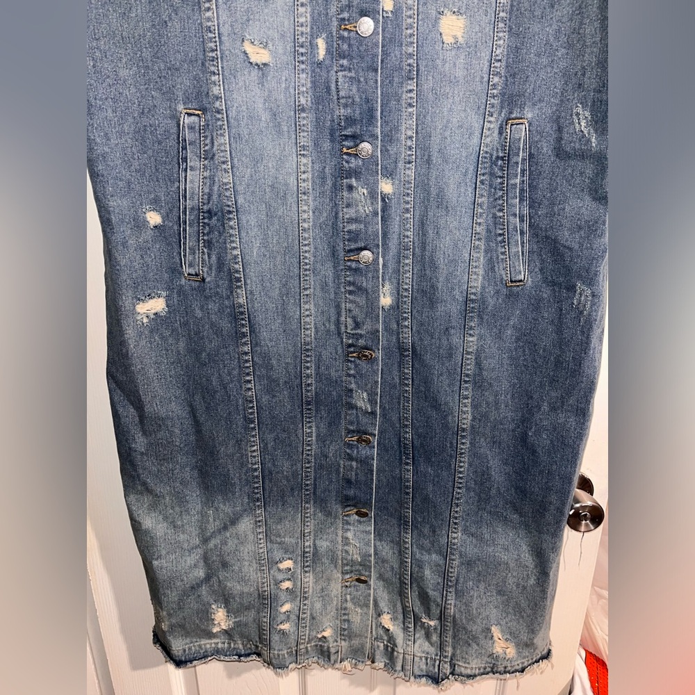 Distressed Sleeveless Denim Long Jacket